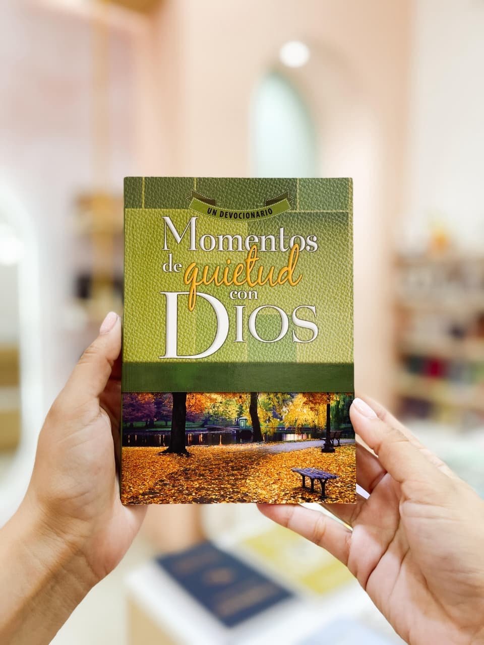 Momentos De Quietud Con Dios
Un Devocionario