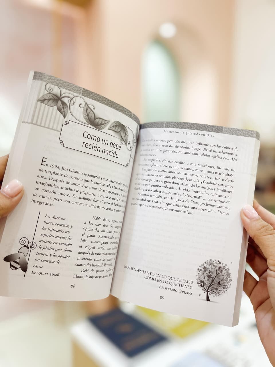 Momentos De Quietud Con Dios
Un Devocionario - Image 2