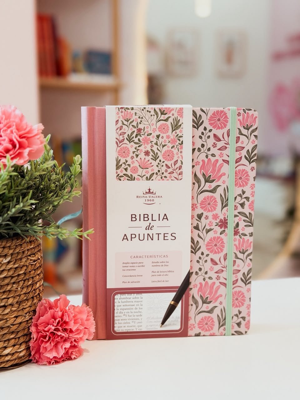 Biblia de Apuntes RVR 1960. Tapa dura, rosada con flores