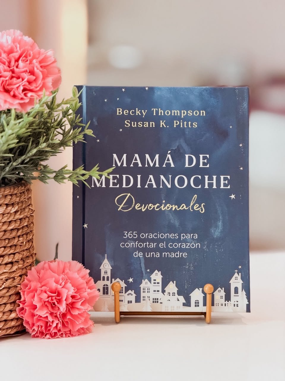 Mamá de medianoche. Devocionales / Midnight Mom Devotional (Spanish Edition)