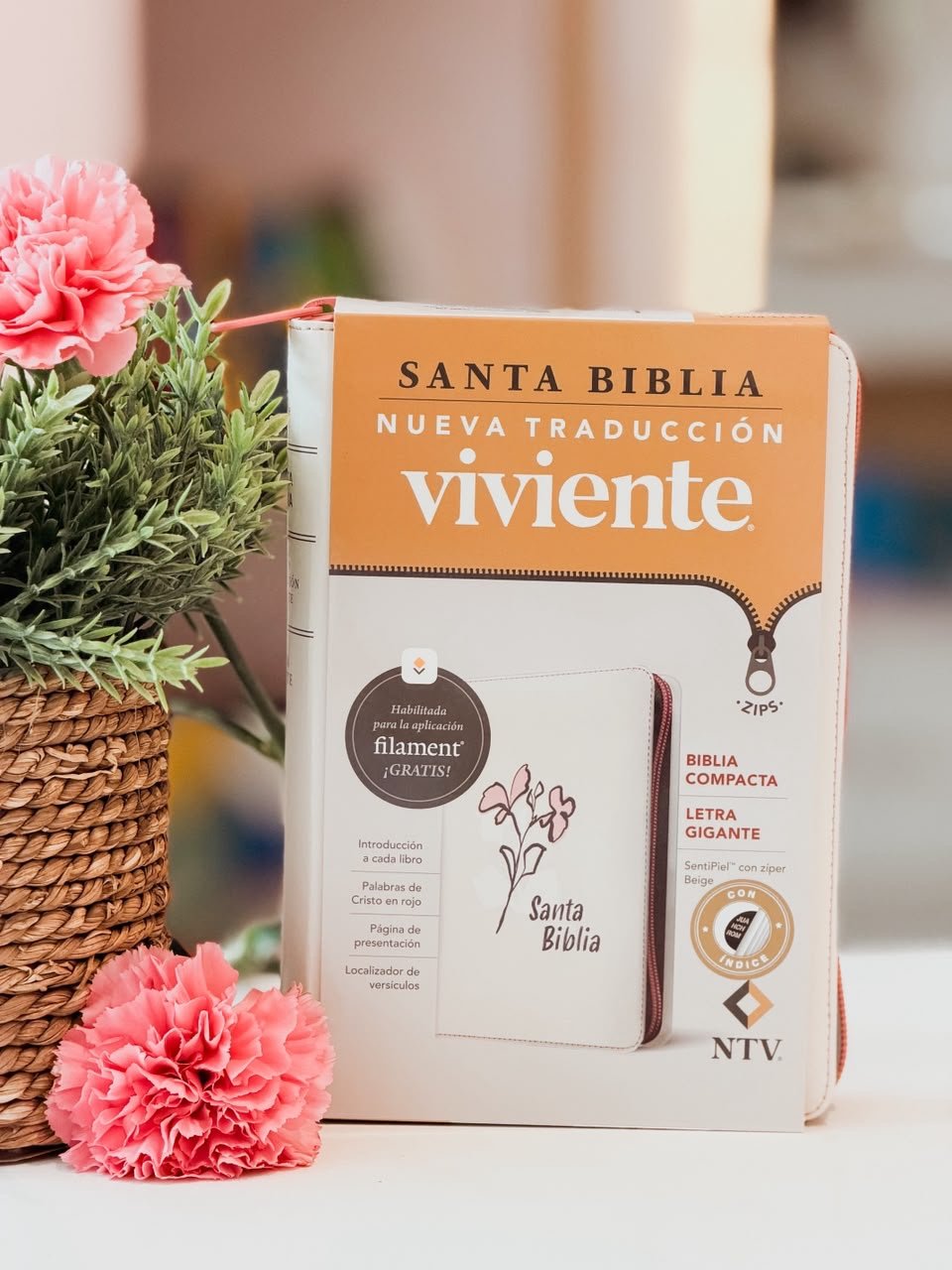 Biblia compacta NTV, letra gigante de zíper