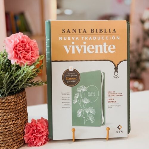 Biblia de referencia en la columna central NTV, letra grande