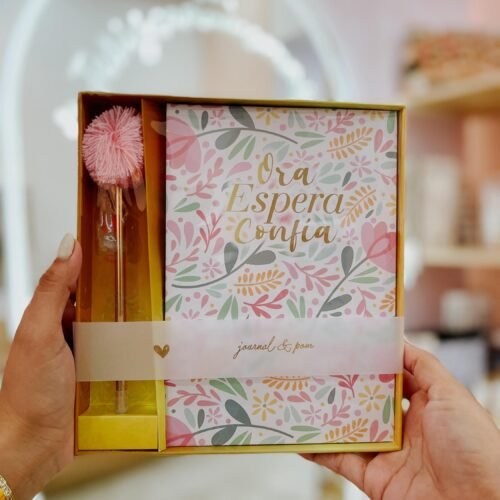 Journal & bolígrafo pom pom | Ora Espera Confía