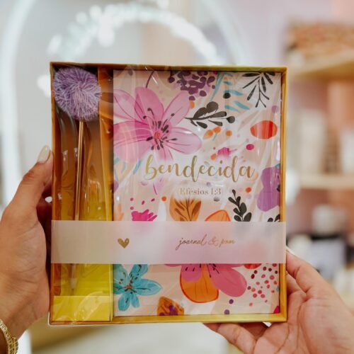 Journal y Bolígrafo Pom Pom | Bendecida